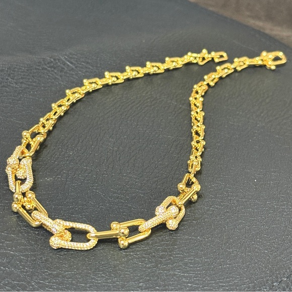 Elegant 14K Gold Plated Cubic Zirconia Graduated U Link Chain Necklace - Picture 5 of 8